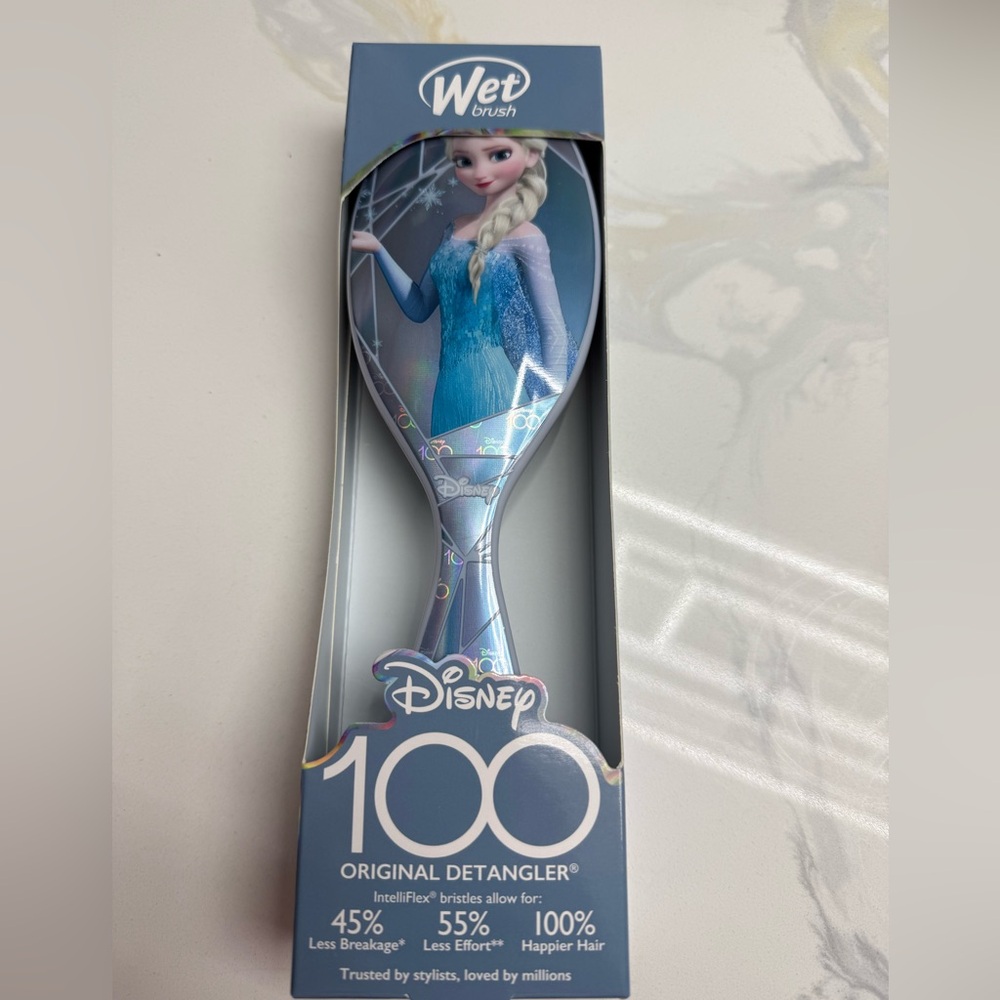 Wet brush Disney Frozen Elsa Blue and Silver Hairbrush